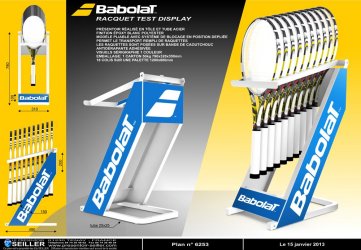 Présentoir sport loisir nature en métal pour raquettes de tennis BABOLAT