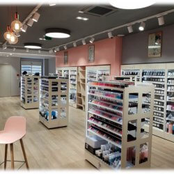 Amenagement-de-magasins-cosmetique