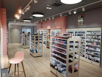 ONG Amenagement de magasin en metal pour magasin cosmetique PEGGY SAGE ONG Amenagement de magasin en metal pour magasin cosmetique PEGGY SAGE