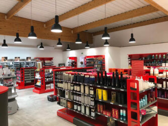 amenagement-de-magasin-beaute-cosmetique-en-metal-standard